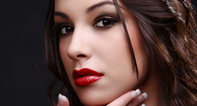 doing.makeup.smooth.2