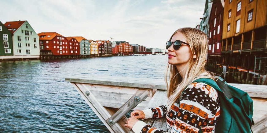 makeup.while.vacation.2 traveling